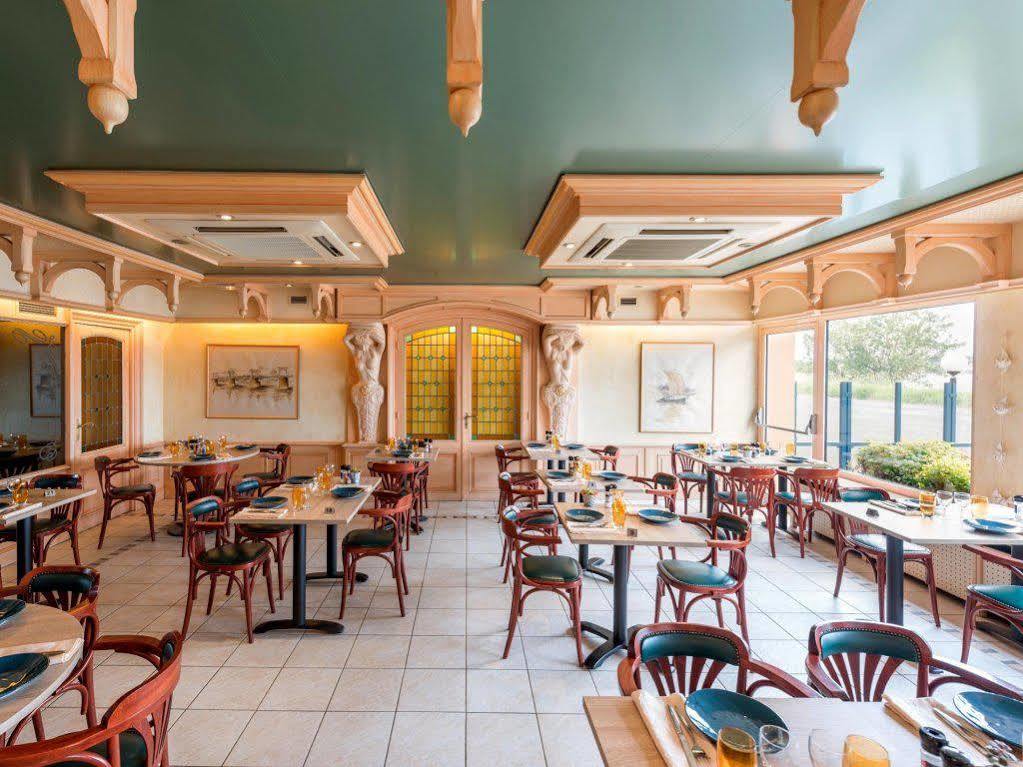 Logis Hotels - Au Poisson D'Argent - Hotel 3 Etoiles Et Restaurant Le Mesnil-en-Vallée Eksteriør billede