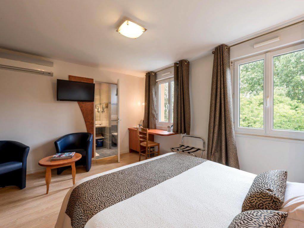 Logis Hotels - Au Poisson D'Argent - Hotel 3 Etoiles Et Restaurant Le Mesnil-en-Vallée Eksteriør billede