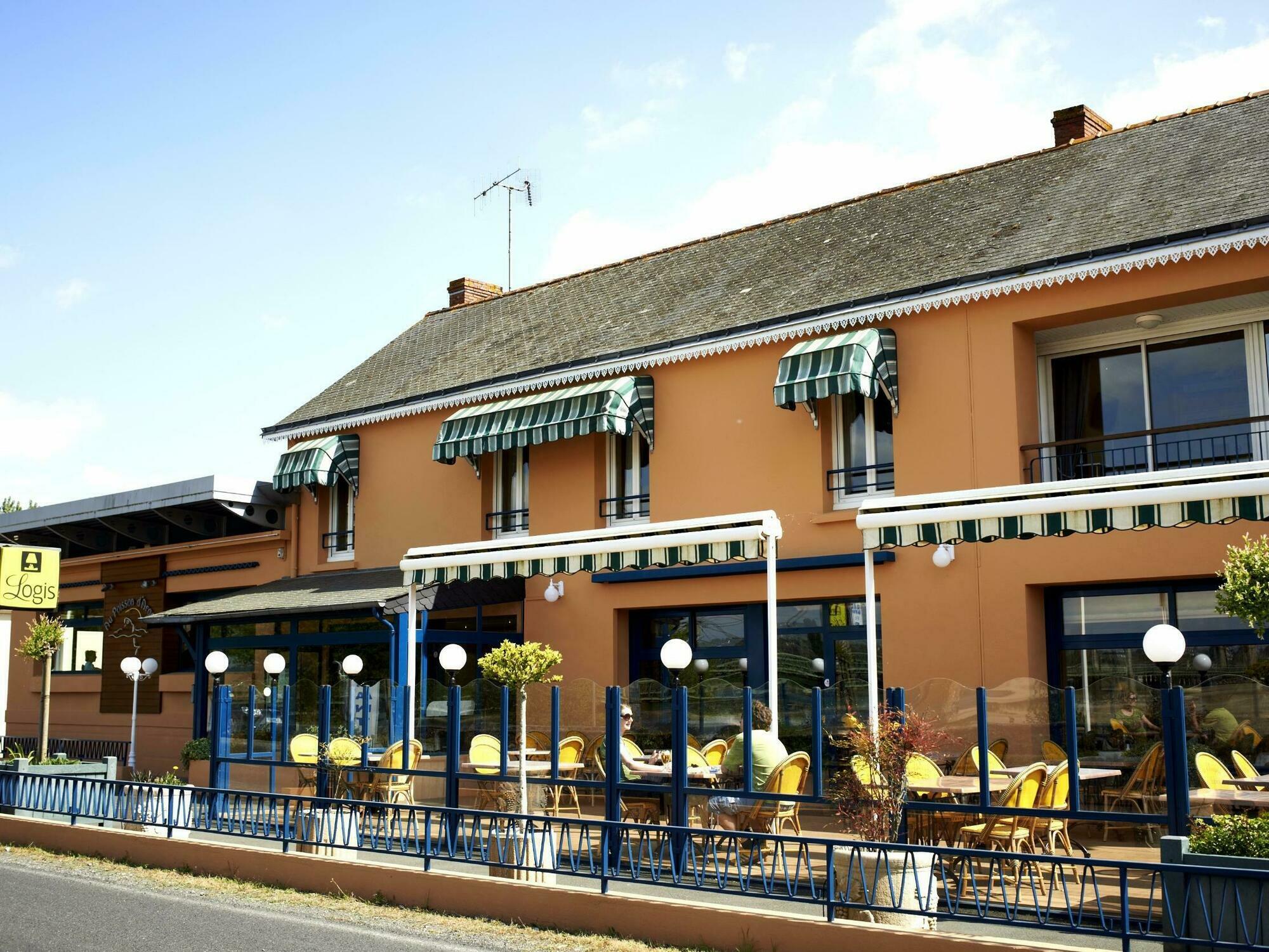 Logis Hotels - Au Poisson D'Argent - Hotel 3 Etoiles Et Restaurant Le Mesnil-en-Vallée Eksteriør billede